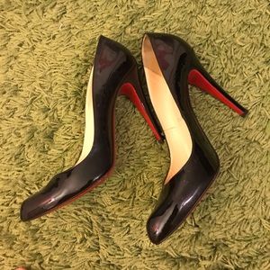 Christian Louboutin black patent pump